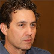 Privatlehrer für Geige: Entwickle deine Leidenschaft für die Musik und das Geigenspiel mit dynamischem Unterricht!